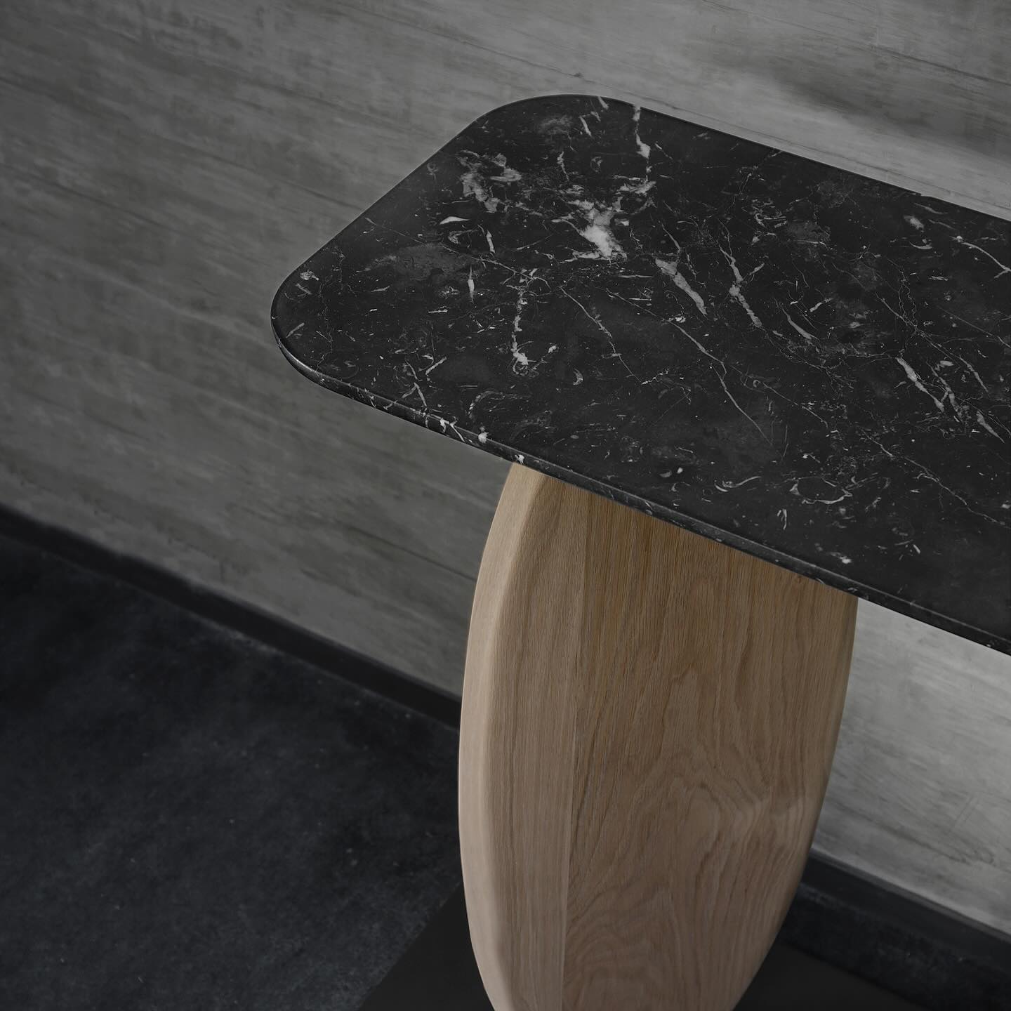 Luma Console Table