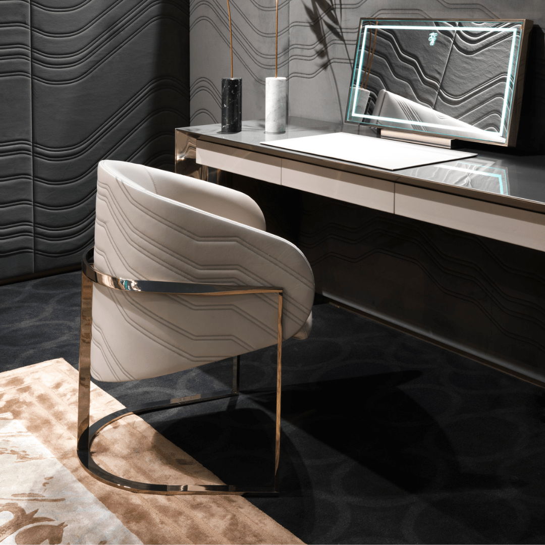 Timeless Curve Dining Chair