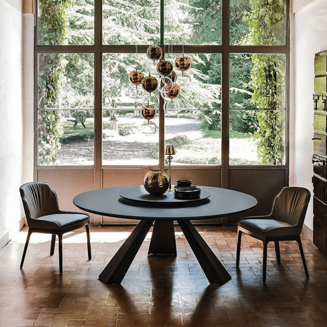 Tri-Legged Dining Table (4-6 Seater)